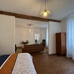 Bed & Breakfast Un Petit Chateau