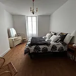Un Petit Chateau Lauzun