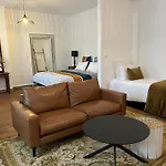 Un Petit Chateau 3*