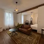 Un Petit Chateau Bed & Breakfast 3*