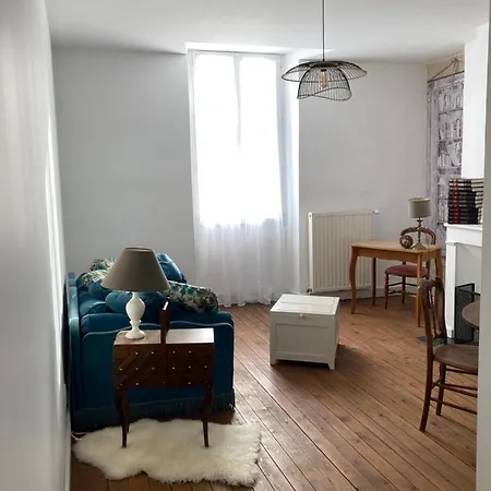 Un Petit Chateau 3* Lauzun