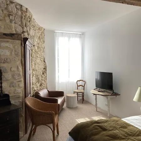 Un Petit Chateau 3*