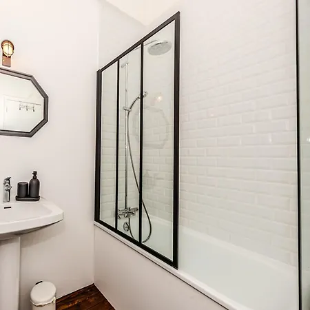 Un Petit Chateau Nocleg ze śniadaniem 3*