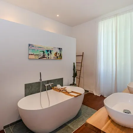 Un Petit Chateau Nocleg ze śniadaniem