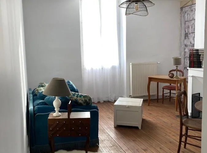 Un Petit Chateau 3* Lauzun