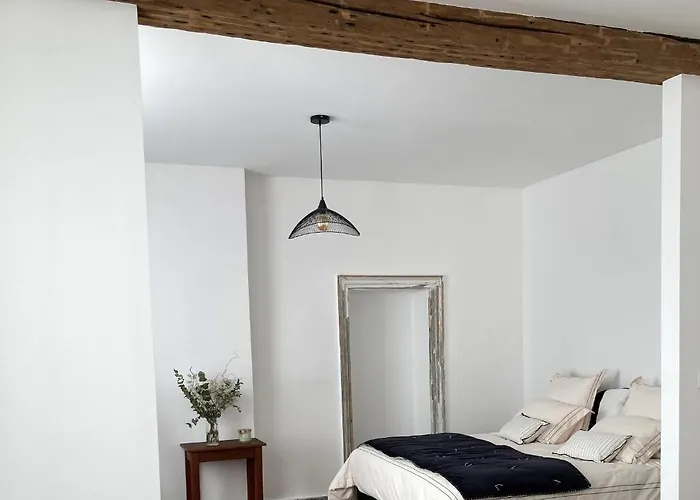 Un Petit Chateau Bed & Breakfast Lauzun