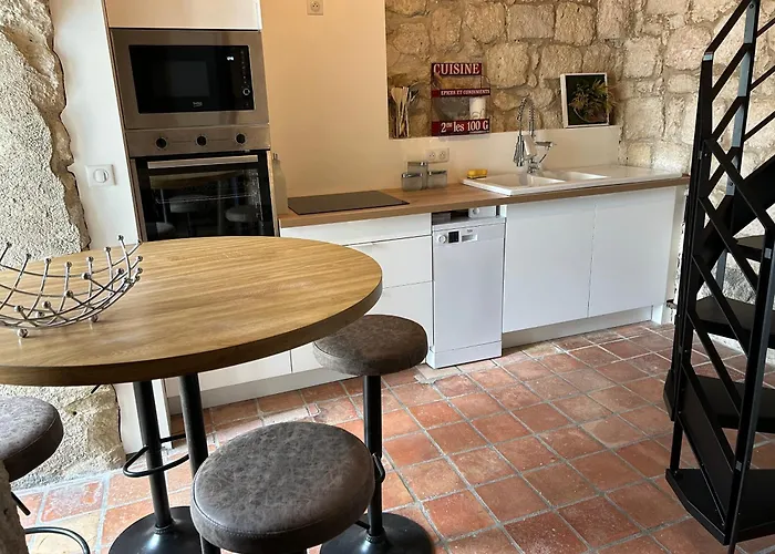 Un Petit Chateau Bed & Breakfast 3*