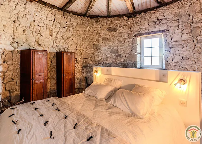 Un Petit Chateau Lauzun