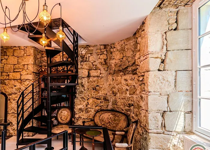 Un Petit Chateau 3* Lauzun