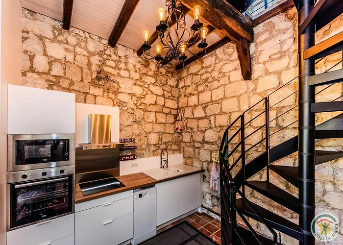 Un Petit Chateau