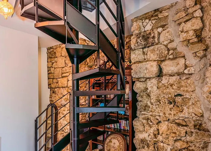 Un Petit Chateau Bed & Breakfast