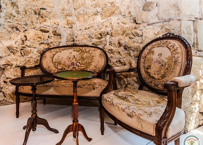 Bed & Breakfast Un Petit Chateau