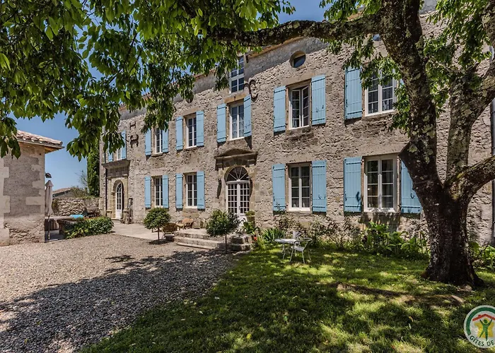 Un Petit Chateau Lauzun