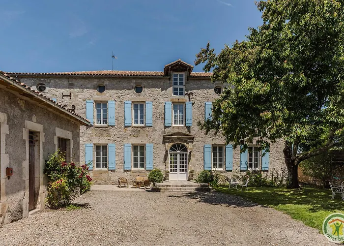 Un Petit Chateau Bed & Breakfast