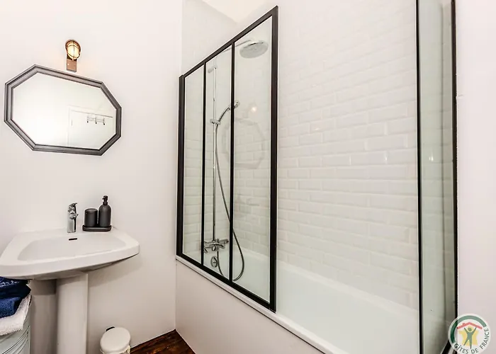 Un Petit Chateau Bed & Breakfast 3*