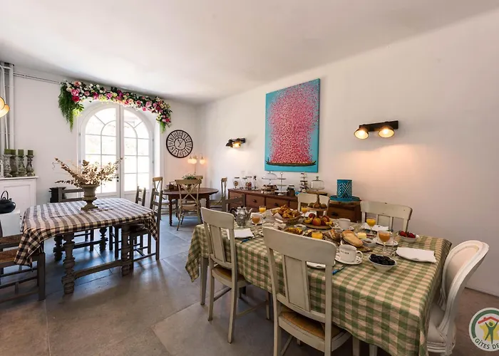 Un Petit Chateau Bed & Breakfast