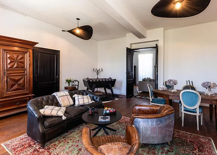 Un Petit Chateau Bed & Breakfast 3*